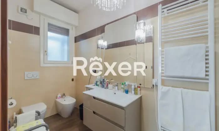 Rexer-Bologna-Appartamento-di-mq-con-giardino-di-mq-e-cantina-Bagno