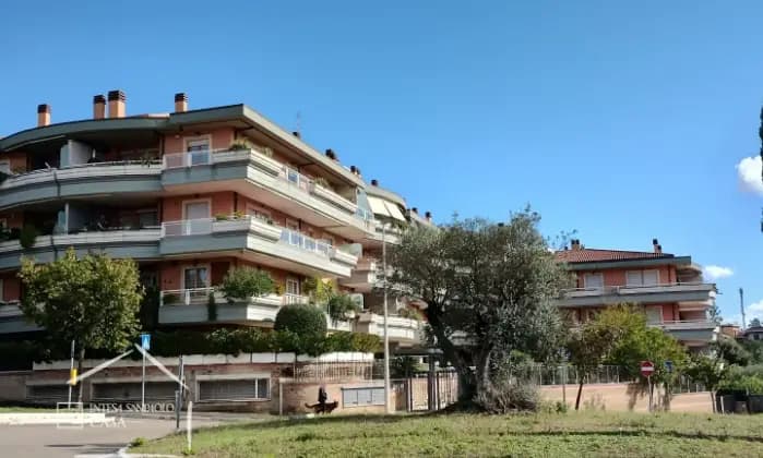 Rexer-Roma-Collina-delle-Muse-Attico-mq-con-box-auto-doppio-Giardino
