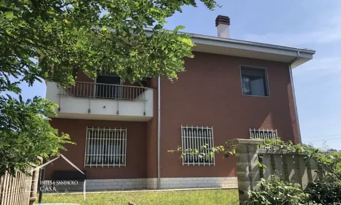 Rexer-Alessandria-Appartamenti-in-villa-con-giardino-privato-box-auto-e-cantina-Giardino