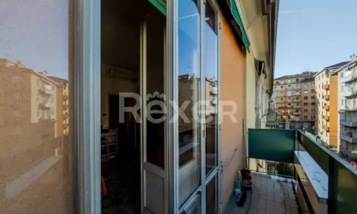 Rexer-Bologna-Saragozza-via-Bastia-mq-con-balconi-e-cantina-Altro