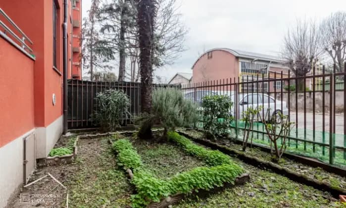 Rexer-Milano-Appartamento-mq-con-giardino-e-cantina-Giardino