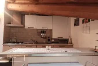 Rexer-Como-Appartamento-mansardato-a-ridosso-del-confine-svizzero-Cucina