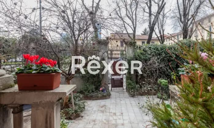 Rexer-Milano-Appartamento-in-villa-del-con-giardino-Possibilit-acquisto-box-auto-Giardino