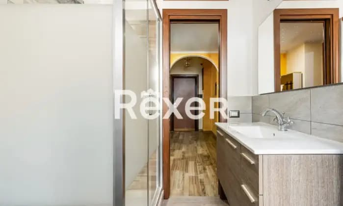 Rexer-Roma-Colli-Portuensi-Bilocale-con-balcone-in-ottime-condizioni-interne-Bagno