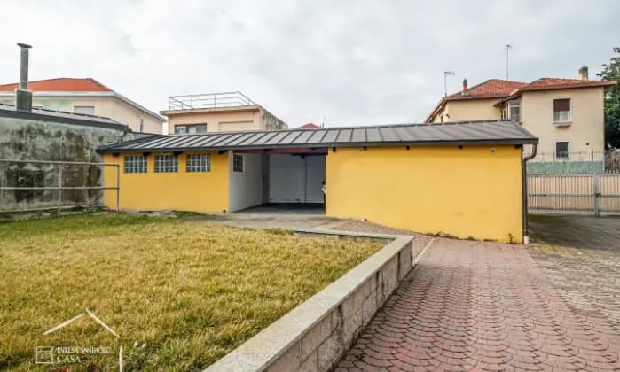 Rexer-Chieri-Casa-semiindipendente-con-giardino-cortile-box-auto-e-tettoia-Terrazzo