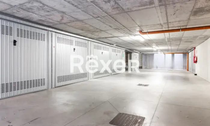 Rexer-Milano-Tre-locali-con-cantina-e-box-auto-Garage