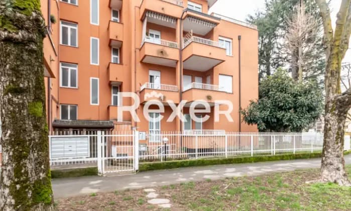 Rexer-Arcore-Arcore-Appartamento-mq-con-cantina-e-box-auto-Giardino
