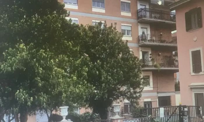 Rexer-Roma-Appartamento-in-vendita-in-via-Guglielmo-Mengarini-a-Roma-Garage