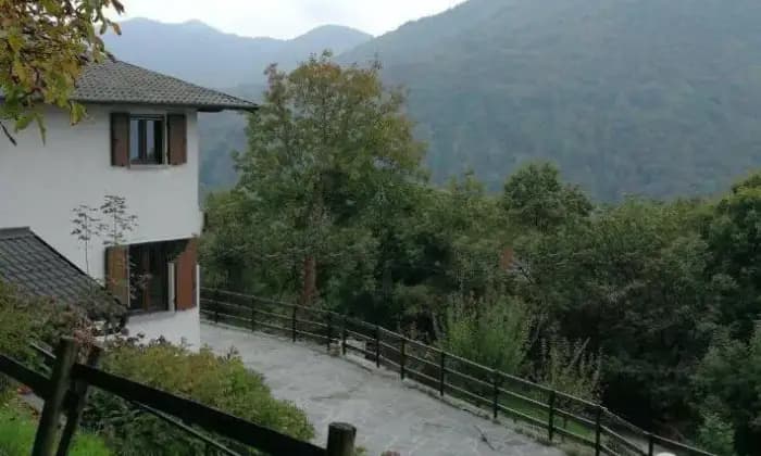 Rexer-Zelbio-Vendesi-villa-in-via-Piano-del-Tivano-a-Zelbio-Terrazzo