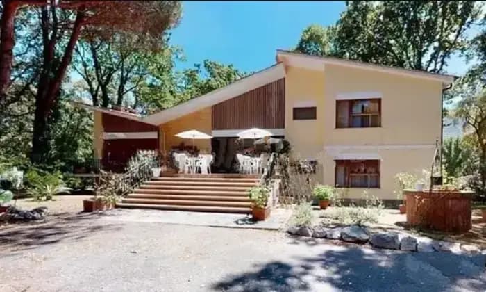 Rexer-Sabaudia-Villa-unifamiliare-in-Viale-delle-Querce-a-Sabaudia-Giardino