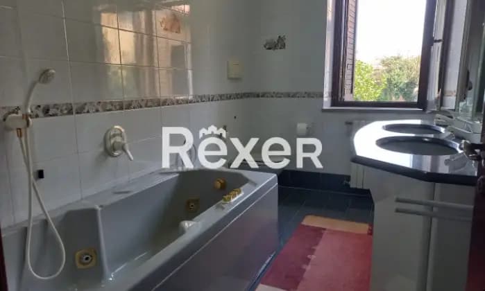 Rexer-Rovellasca-Casa-semiindipendente-in-centro-storico-Bagno