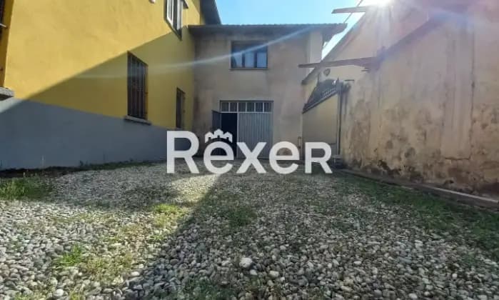 Rexer-Rovellasca-Casa-semiindipendente-in-centro-storico-Giardino