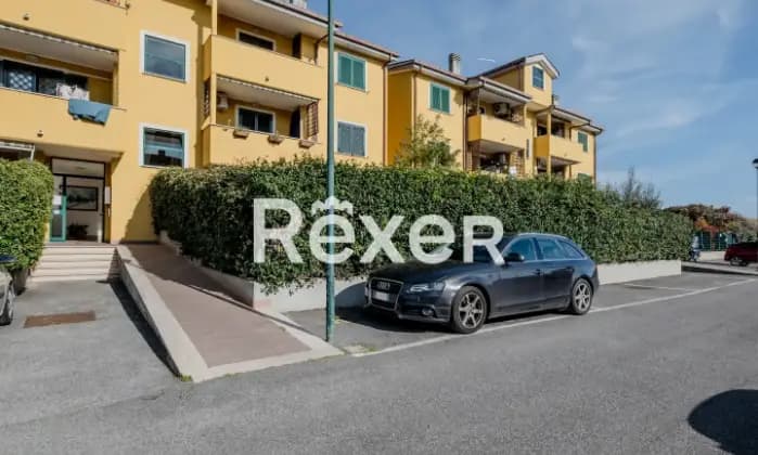 Rexer-Roma-Infernetto-Appartamento-con-giardino-Terrazzo