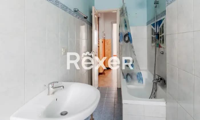 Rexer-Torino-Appartamento-mq-con-balcone-e-cantina-Bagno