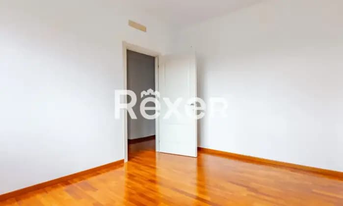 Rexer-Lavagna-Appartamento-completamente-ristrutturato-in-centro-a-Lavagna-con-due-balconi-posto-auto-e-cantine-Altro
