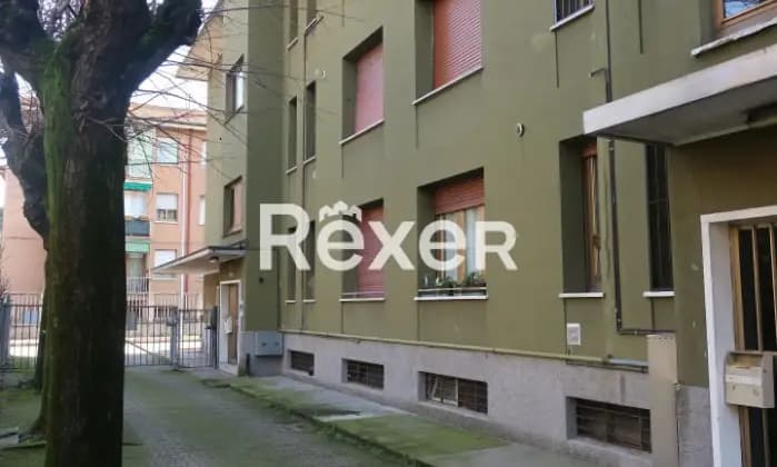 Rexer-Monza-Bilocale-da-ristrutturare-Terrazzo