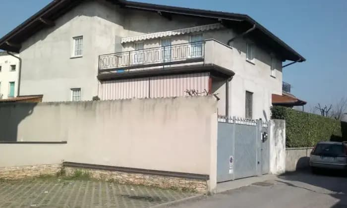 Rexer-Azzano-San-Paolo-Villa-in-vendita-in-via-Piave-a-Azzano-San-Paolo-Garage
