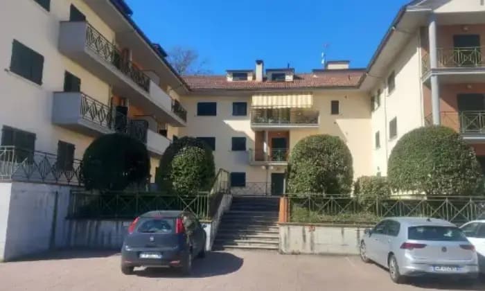 Rexer-Roccafluvione-Trilocale-via-Giacomo-Leopardi-Marsia-Roccafluvione-Garage