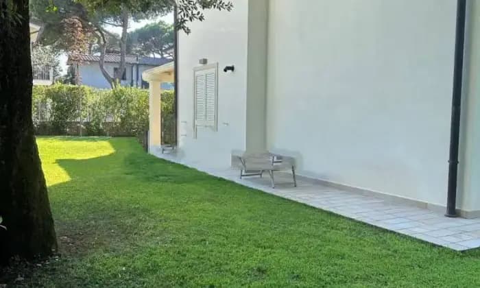 Rexer-Montignoso-Villa-unifamiliare-via-Alessandro-Tassoni-Cinquale-Montignoso-Giardino