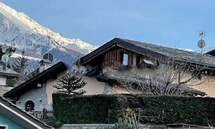 Rexer-Aosta-Vendesi-villa-in-ArpuillesCapoluogo-Arpuilles-Aosta-Terrazzo