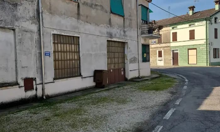 Rexer-Sabbioneta-Casa-singola-in-via-Claudio-Monteverdi-a-Ponteterra-di-Sabbionetta-Garage