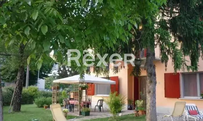 Rexer-Pegognaga-Splendida-casa-semi-indipendente-con-giardino-Giardino