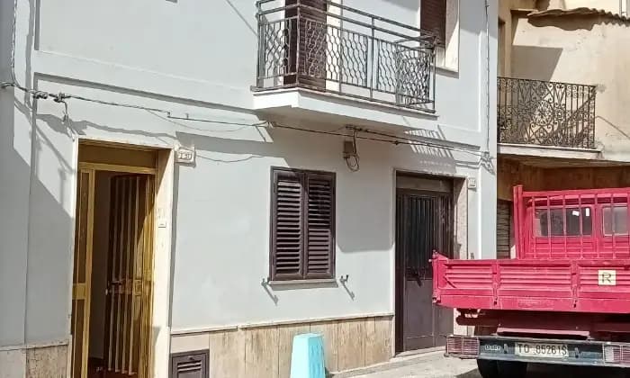 Rexer-San-Calogero-Casa-in-vendita-in-corso-Umberto-I-a-San-Calogero-Garage