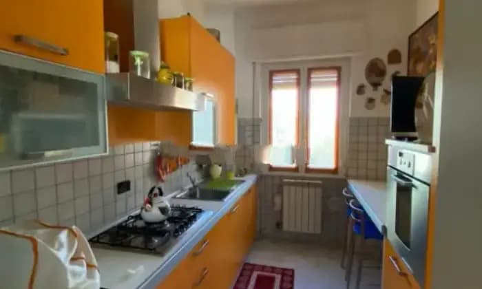 Rexer-Pavia-Vendesi-appartamento-in-Via-Bona-di-Savoia-a-Pavia-Cucina