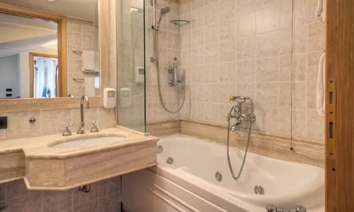 Rexer-Roma-UNIQUE-FULLY-EQUIPPED-PENTHOUSE-LOCATED-IN-THE-RYDERCUP-RESIDENCE-Bagno
