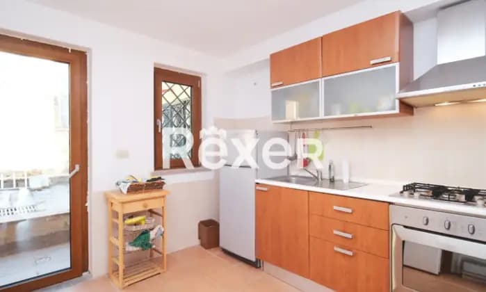 Rexer-Trevignano-Romano-Villa-a-schiera-mq-con-giardino-e-posto-auto-Cucina