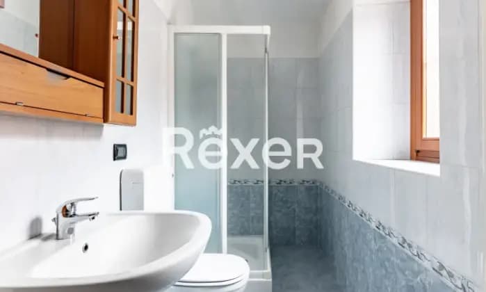 Rexer-Collegno-Casa-indipendente-su-due-livelli-mq-con-giardino-Bagno