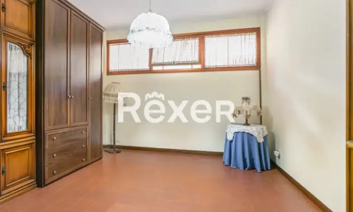 Rexer-Roma-Torre-Gaia-Quadrilocale-da-ristrutturare-mq-Altro