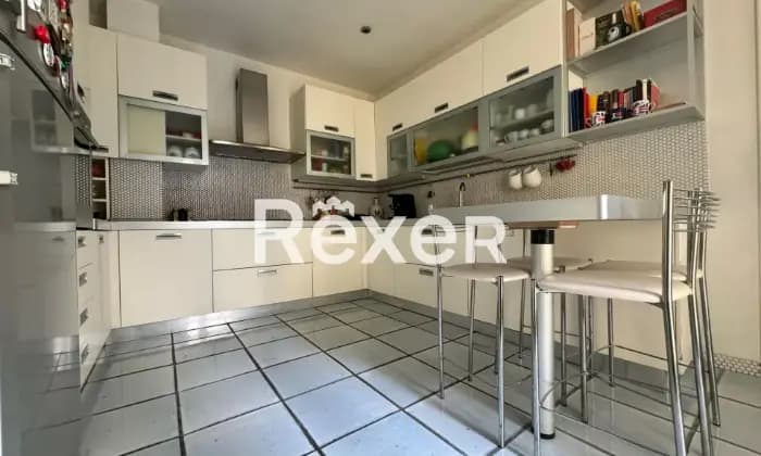 Rexer-Bari-Appartamento-di-ampia-metratura-in-ottimo-stato-Cucina