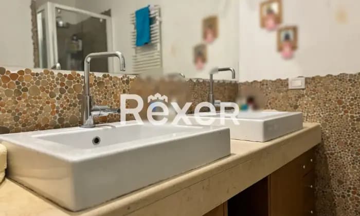 Rexer-Bari-Appartamento-di-ampia-metratura-in-ottimo-stato-Bagno