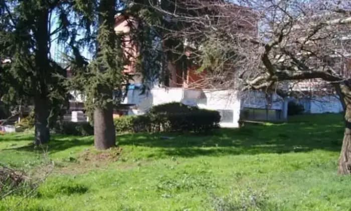 Rexer-Rignano-Flaminio-Villa-in-vendita-in-via-E-Torricelli-a-Rignano-Flaminio-Giardino