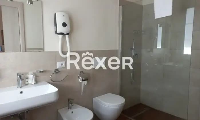 Rexer-Porcari-Agriturismo-con-piscina-maneggio-e-appartamenti-uso-turistico-Bagno
