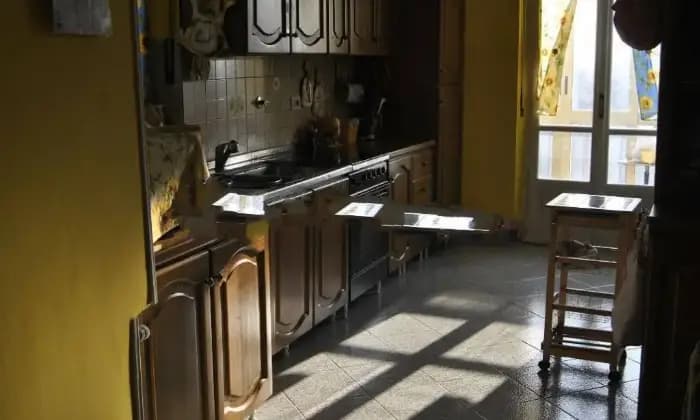 Rexer-Torino-Vendesi-appartamento-in-via-Ribordone-Falchera-Torino-Cucina