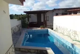 Rexer-Alcamo-Villa-con-piscina-Piscina