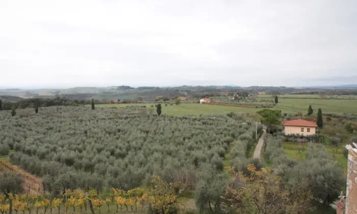 Rexer-Rapolano-Terme-Grande-appartamento-con-torre-medievale-SALONE